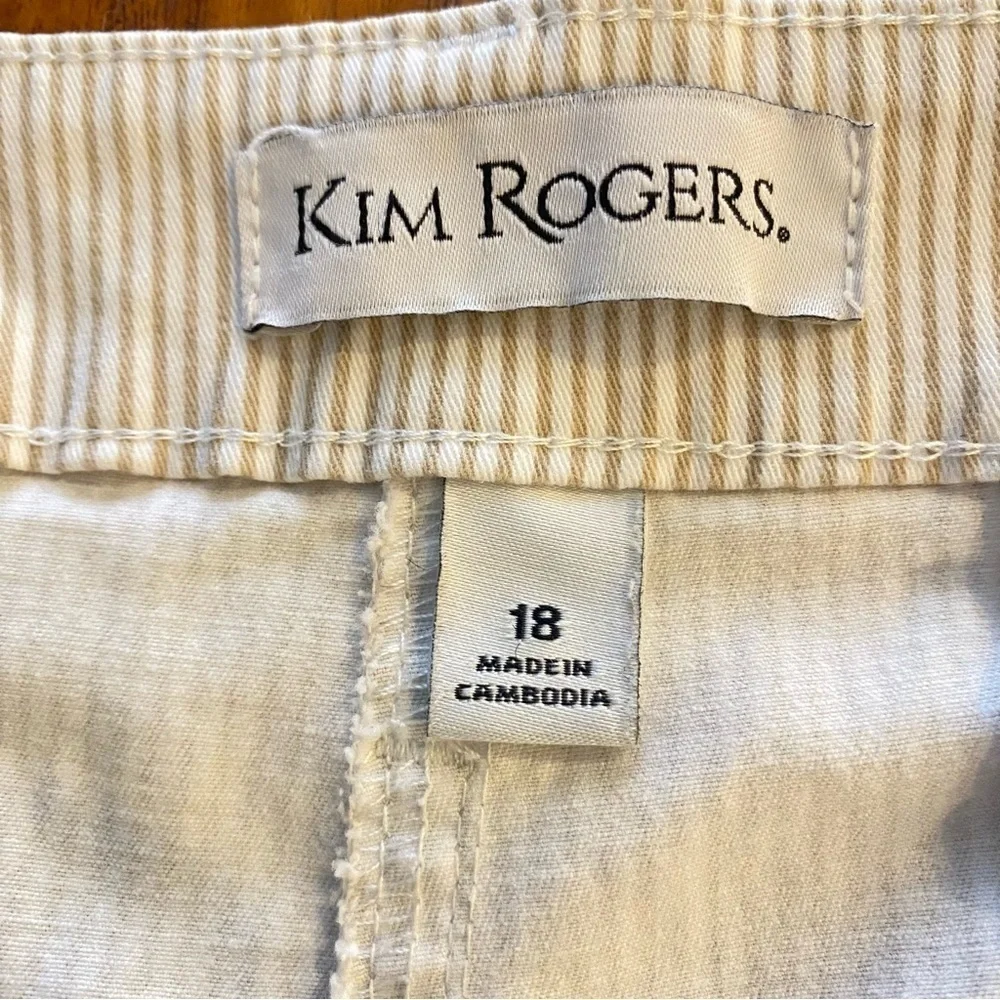 Kim Rogers Women's Plus size 18 tan cream stripe pattern 4 pocket shorts